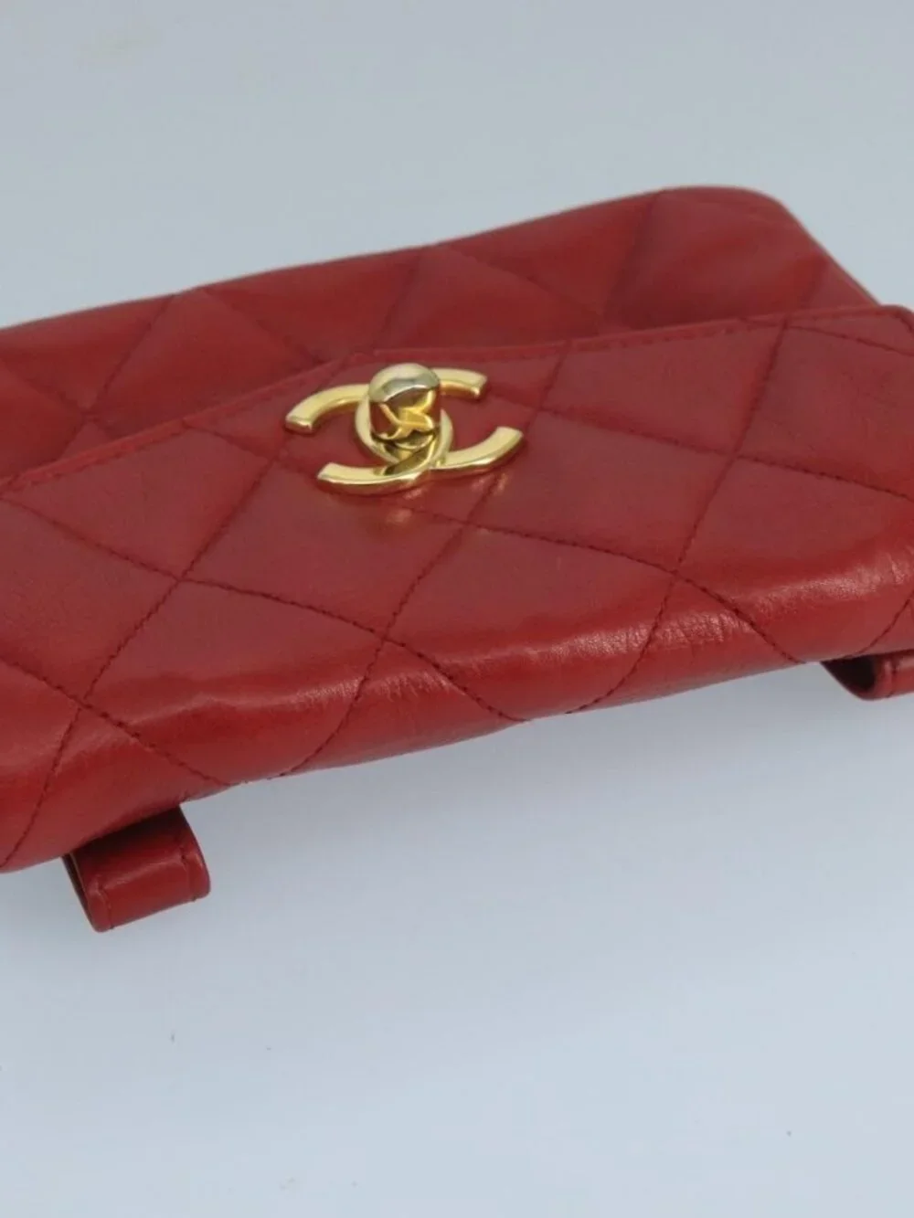 CHANEL Matelasse Waist bag Lamb Skin Red Gold CC Auth PP033